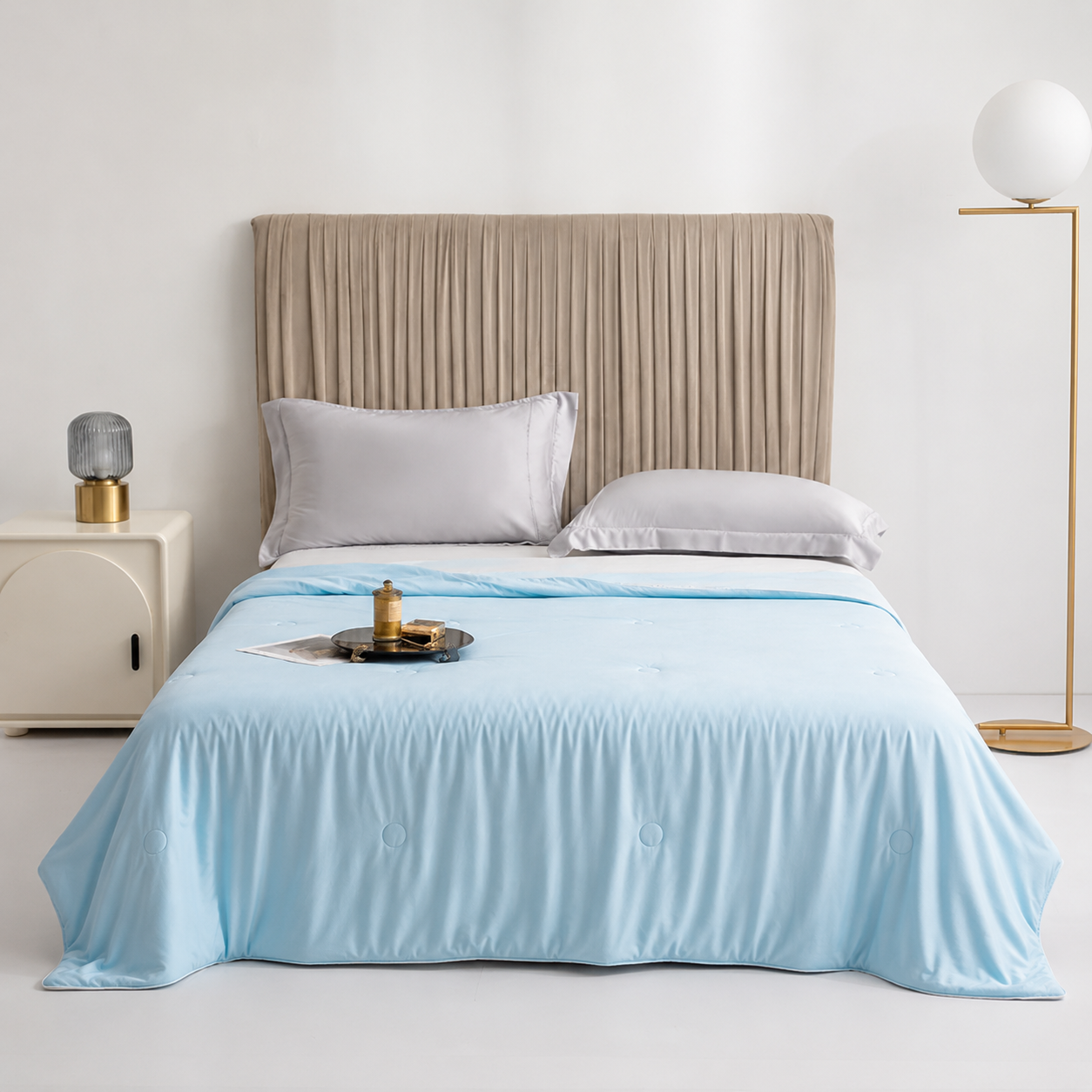 Velliti™ Cooling Silk Blanket | Temperature Regulating Bedding