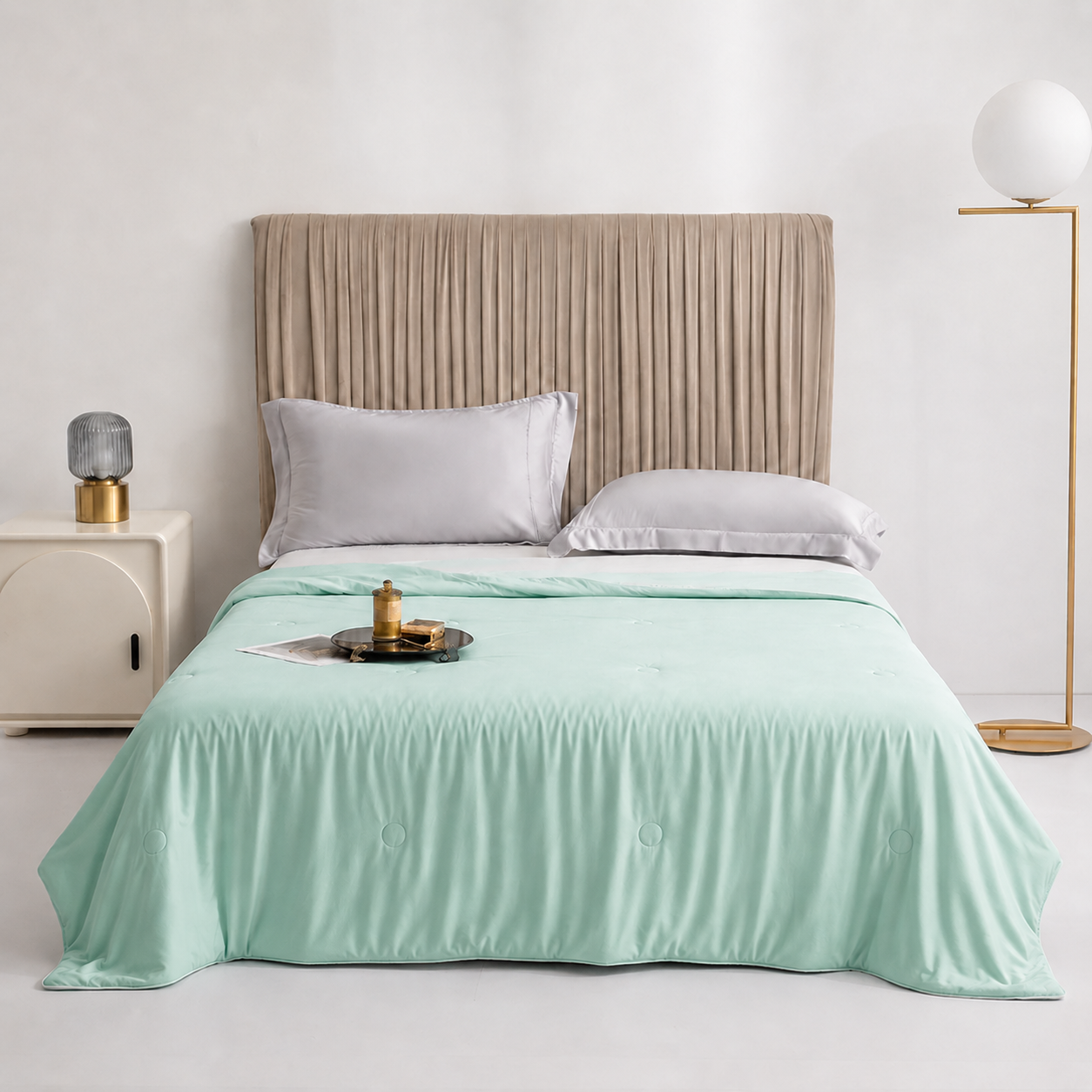 Velliti™ Cooling Silk Blanket | Temperature Regulating Bedding