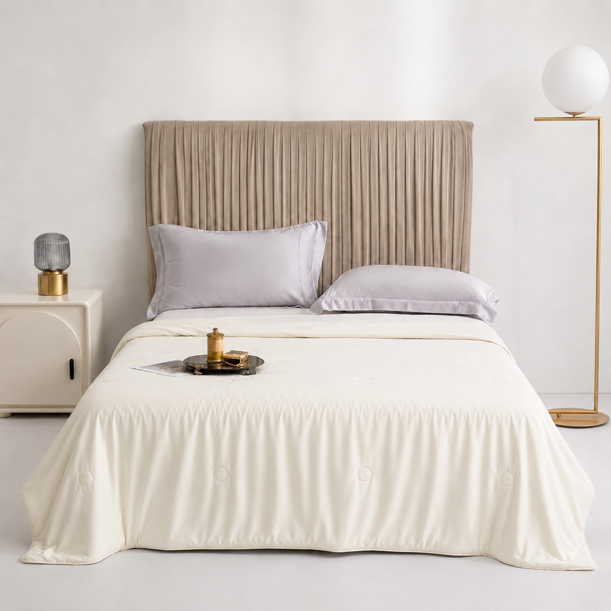 Velliti™ Cooling Silk Blanket | Temperature Regulating Bedding