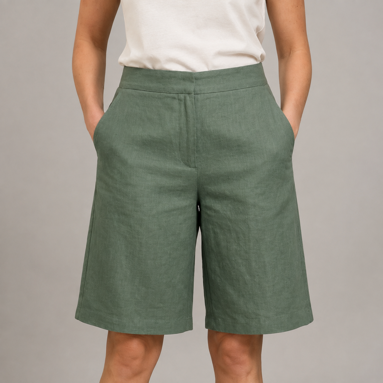 Women’s Elastic Waist Shorts with Side Pockets