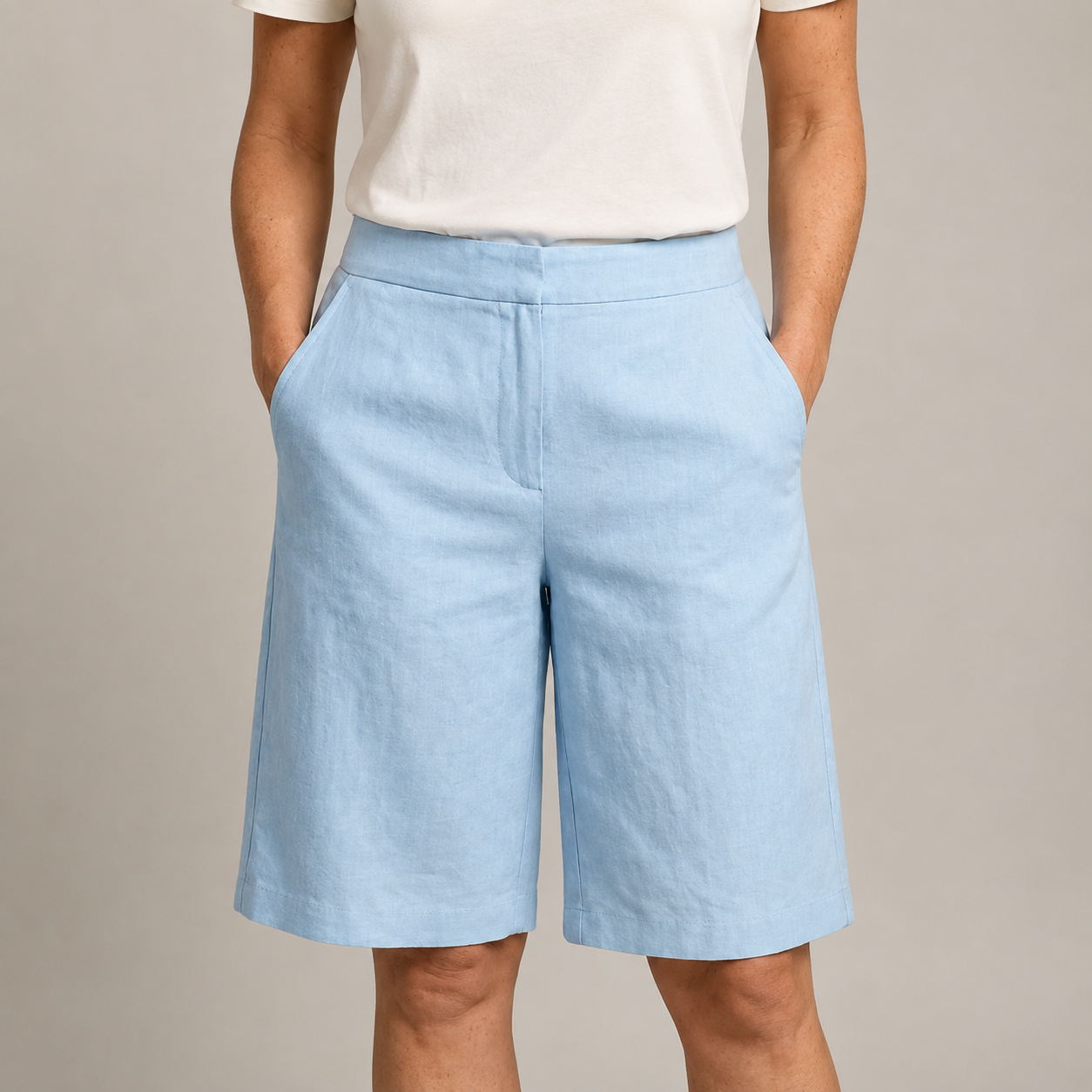 Women’s Elastic Waist Shorts with Side Pockets